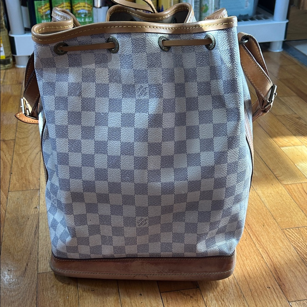 Louis Vuitton Damier Azur Noe Shoulder Bag - Picture 3 of 6